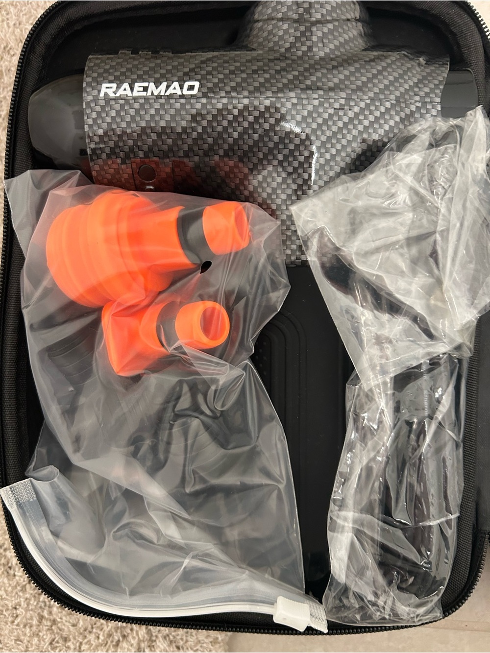NWOT RAEMAO X6 Carbon Fiber Deep Tissue Massage Gun & Case w/Attachments